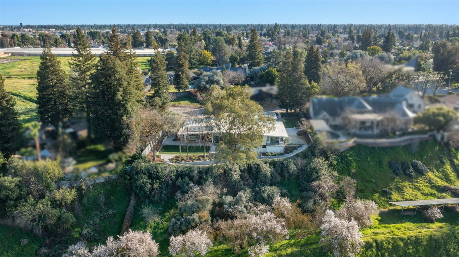 1230 W Moraga Rd, Fresno, CA 93711