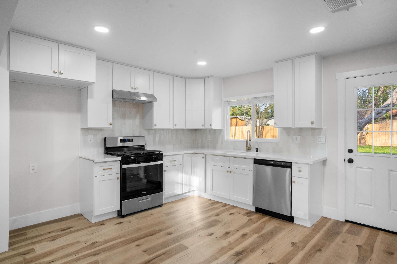 4090 N Sherman, Fresno, CA 93726