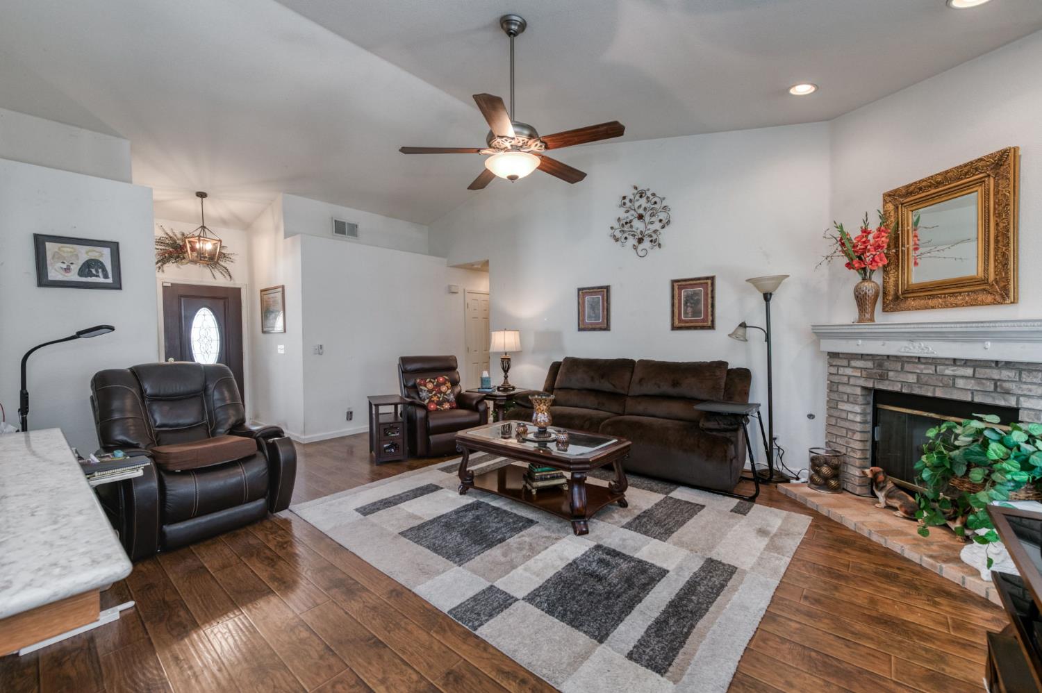 5817 W Corona Ave, Fresno, CA 93722