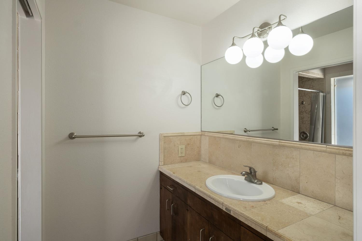 1510 E Austin Way, Fresno, CA 93704