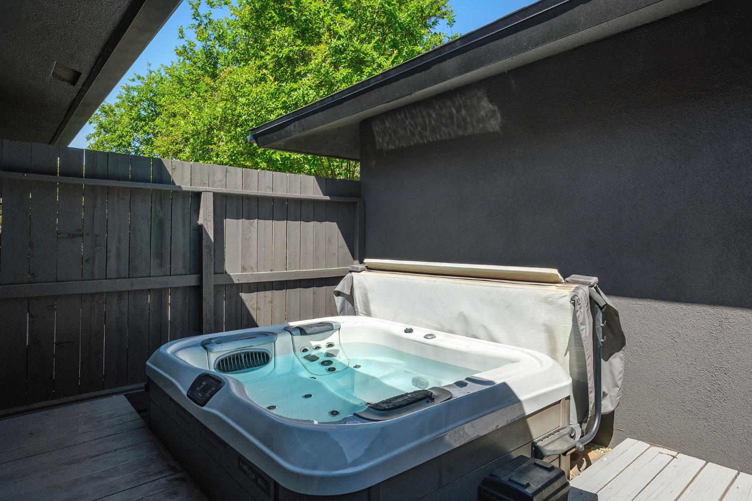 1510 E Austin Way, Fresno, CA 93704