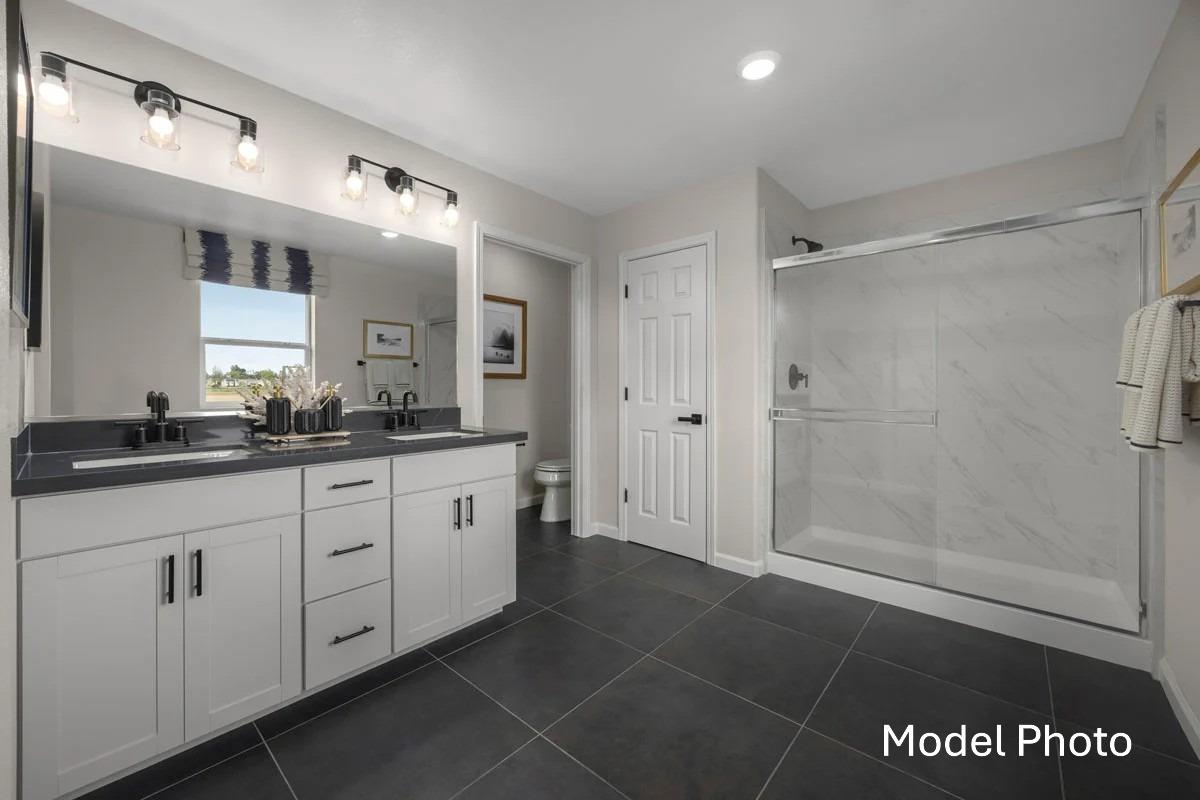 2190 S Terry, Fresno, CA 93725