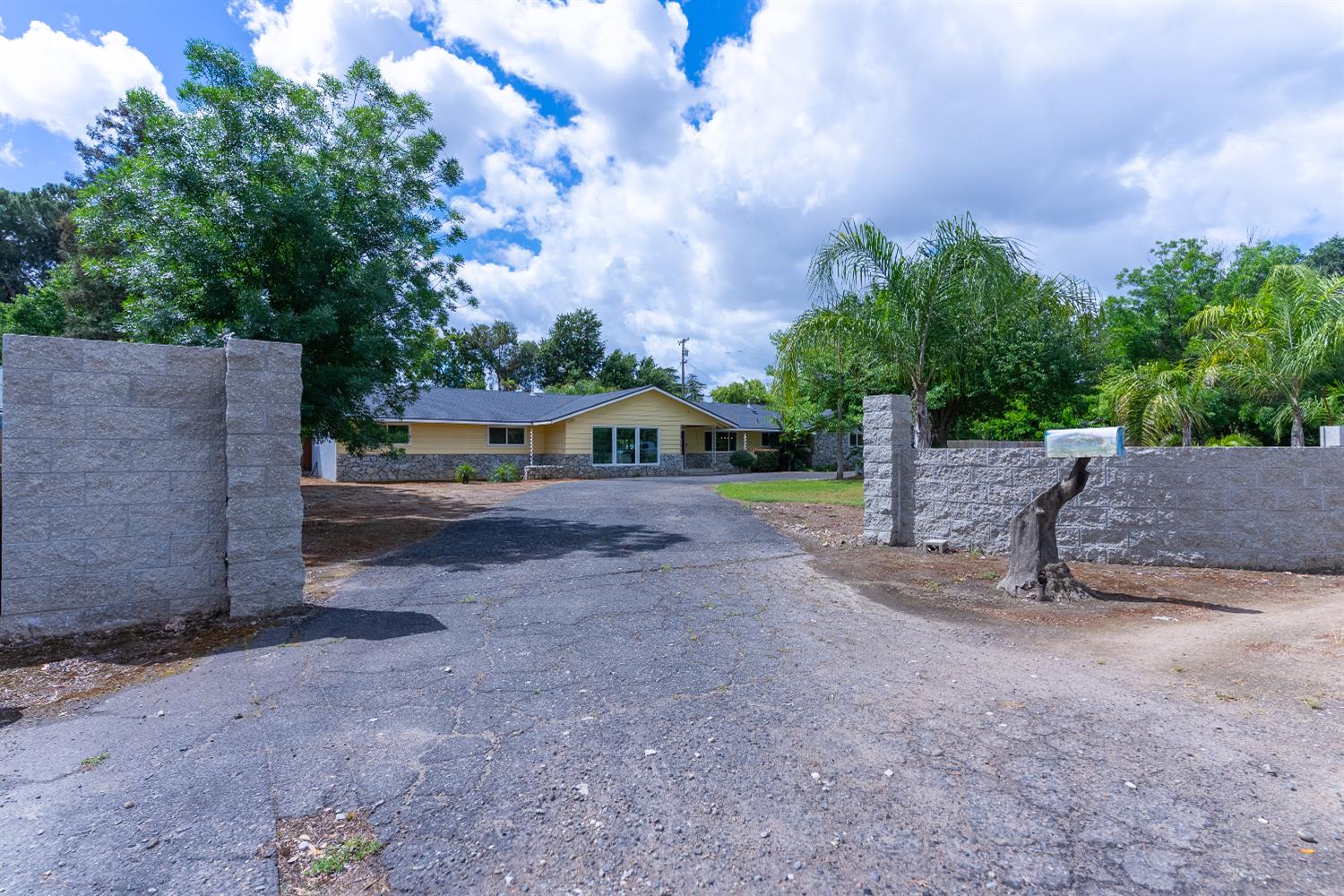 5454 E Butler Ave, Fresno, CA 93727