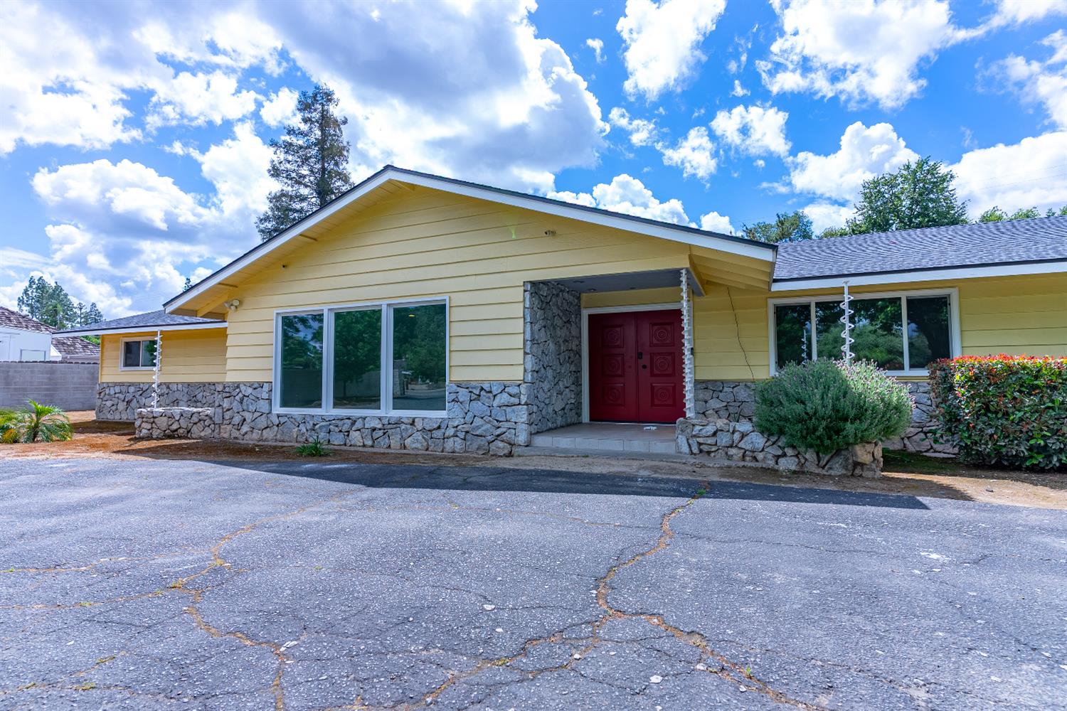 5454 E Butler Ave, Fresno, CA 93727