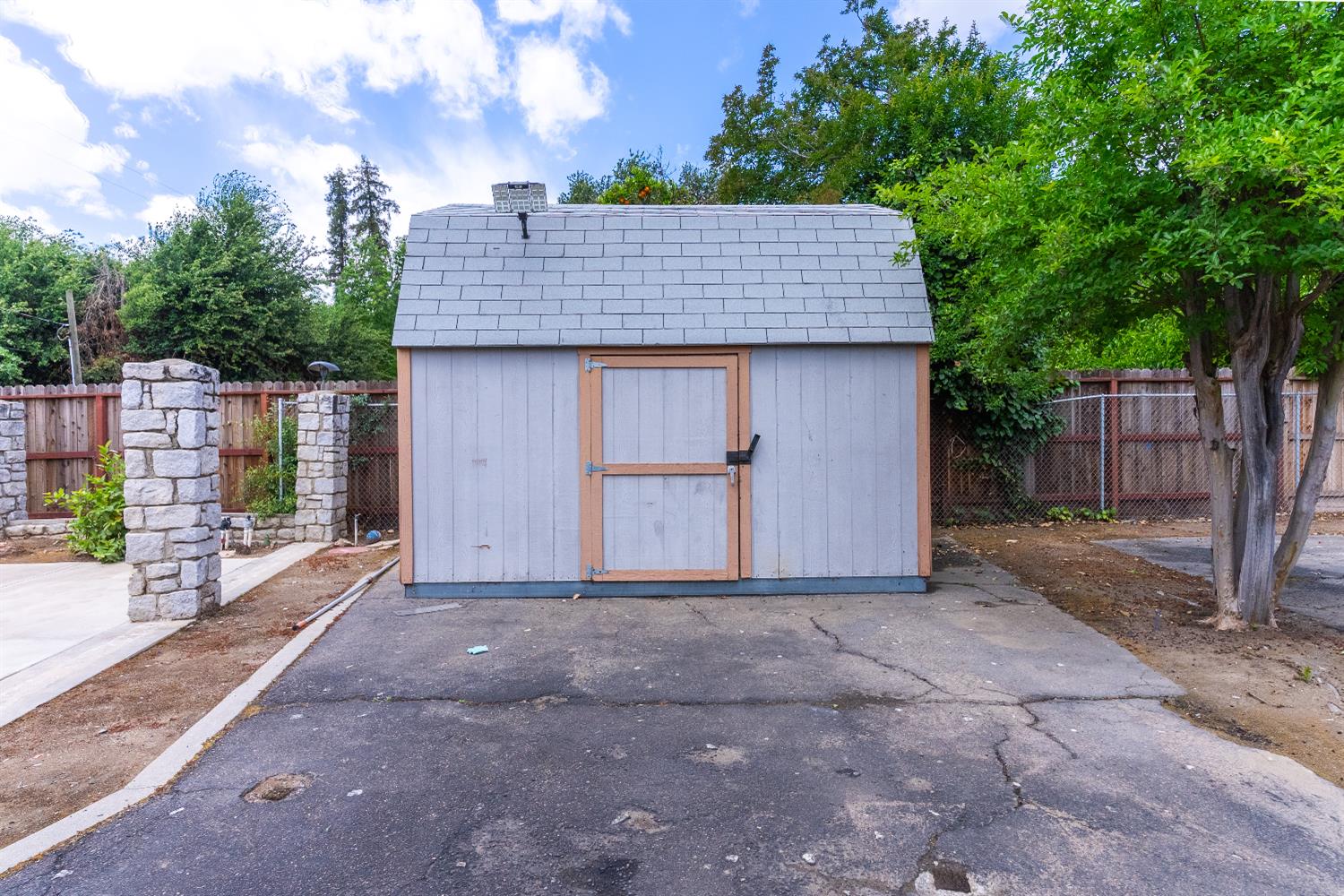 5454 E Butler Ave, Fresno, CA 93727