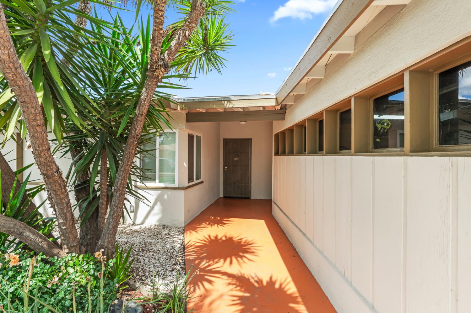 1203 E Simpson Ave, Fresno, CA 93704