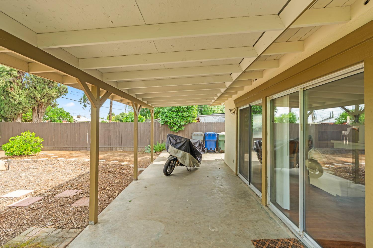 1203 E Simpson Ave, Fresno, CA 93704