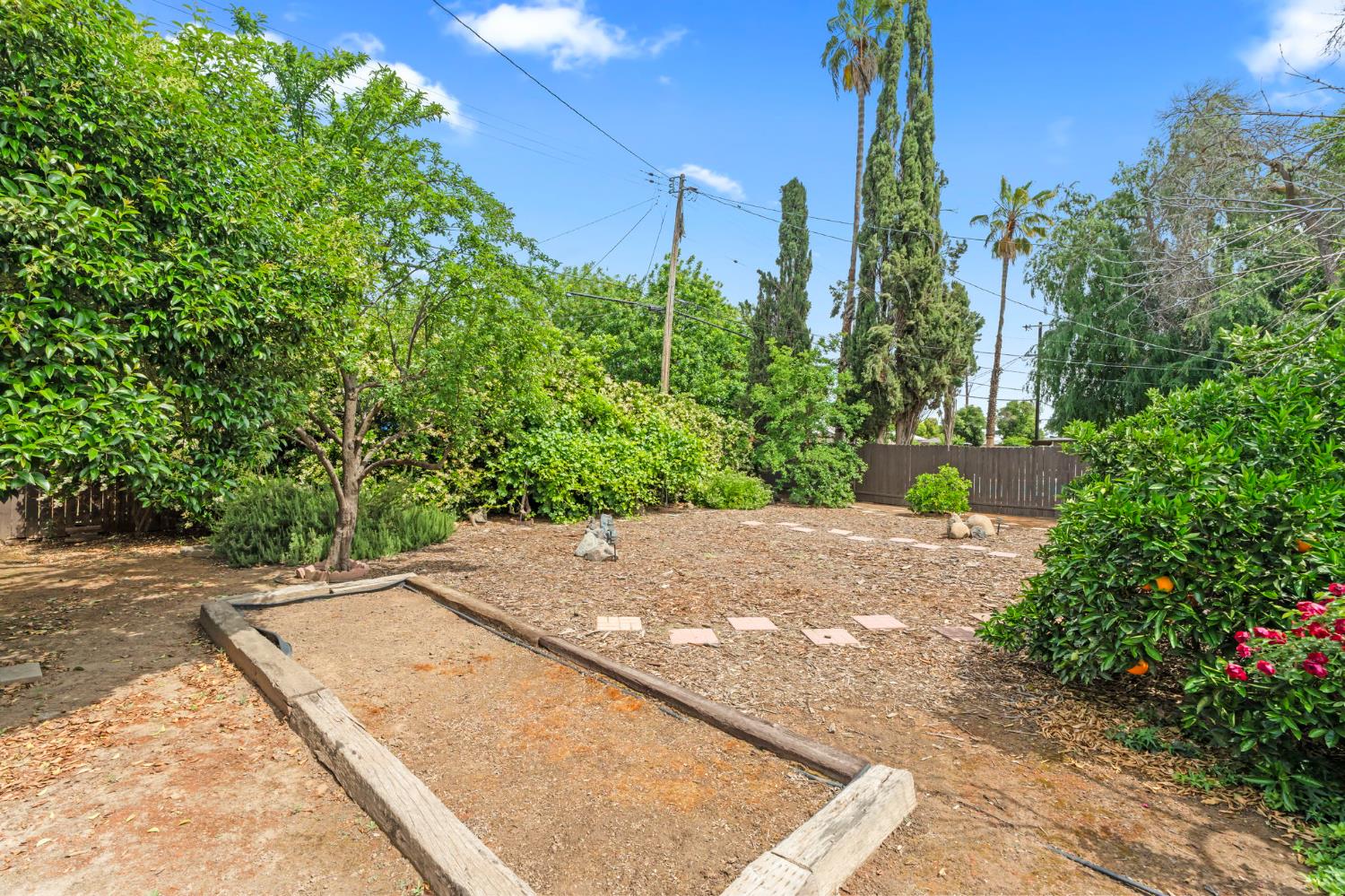 1203 E Simpson Ave, Fresno, CA 93704