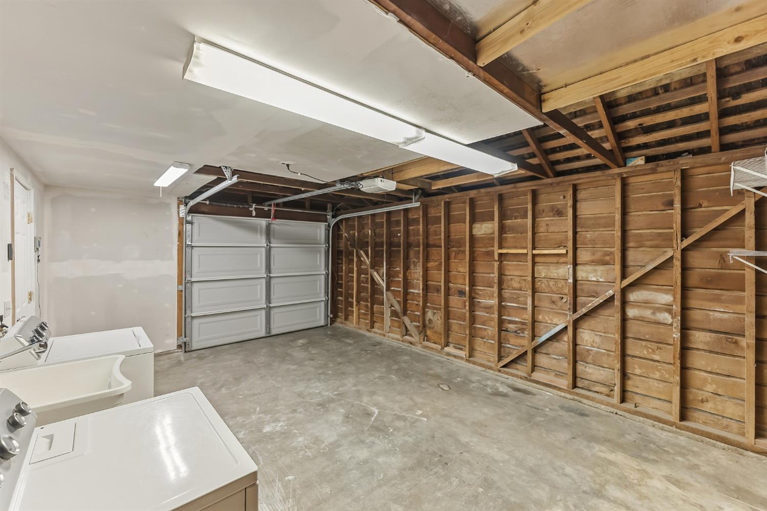 3070 E Peralta Way, Fresno, CA 93703