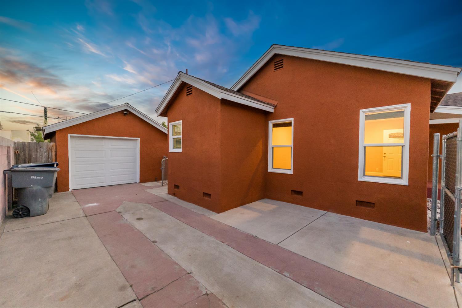 3070 E Peralta Way, Fresno, CA 93703