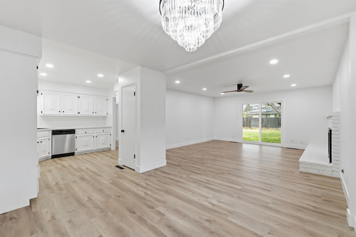 506 E Sample Ave, Fresno, CA 93710