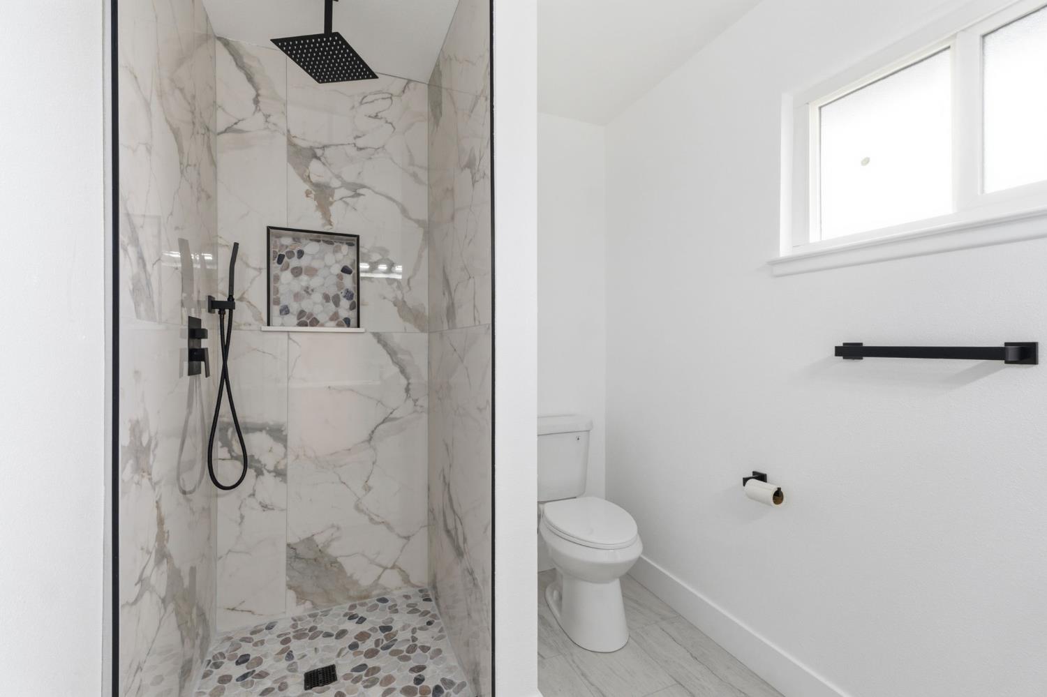 506 E Sample Ave, Fresno, CA 93710