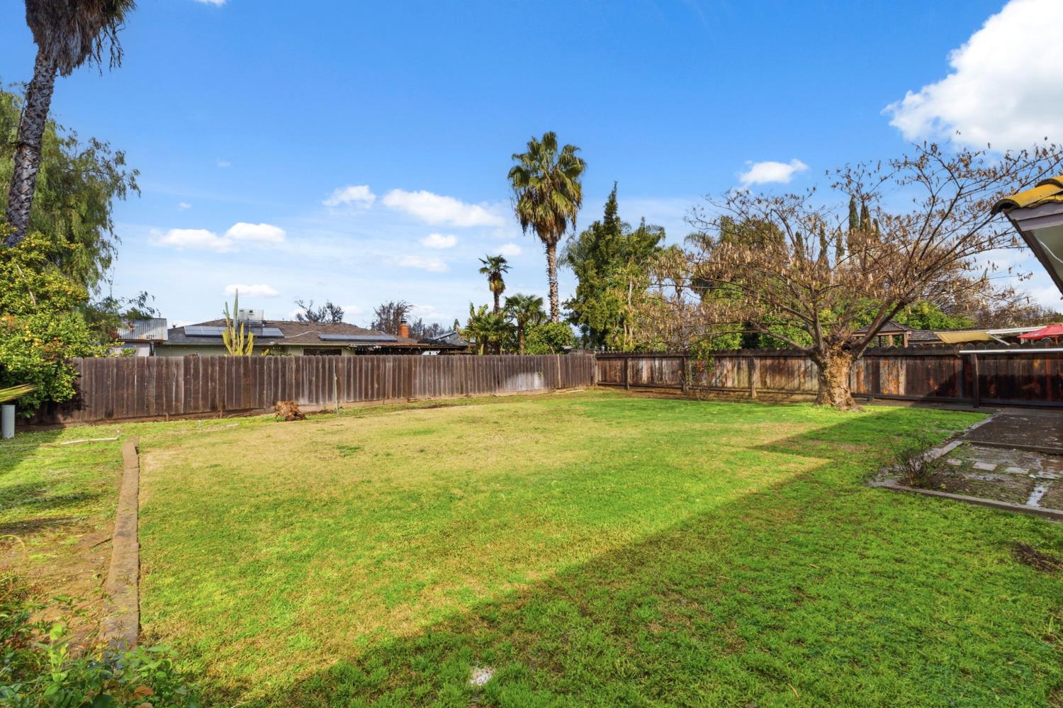 506 E Sample Ave, Fresno, CA 93710