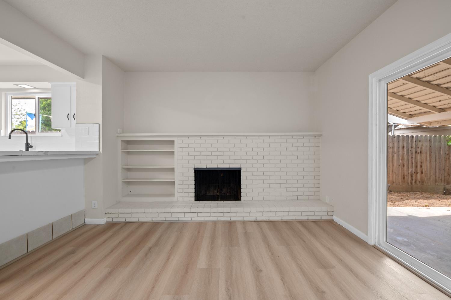 1555 N Roosevelt Ave, Fresno, CA 93728