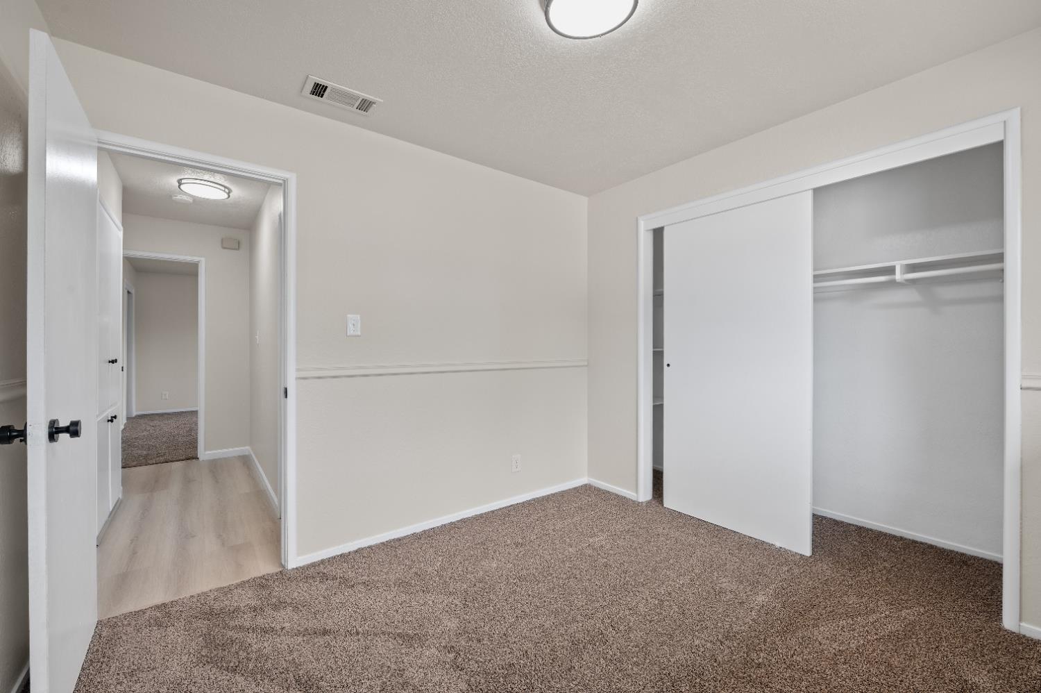 1555 N Roosevelt Ave, Fresno, CA 93728