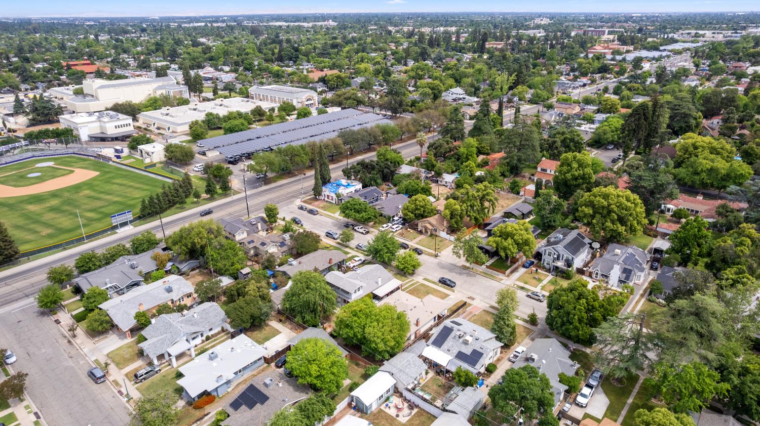 1555 N Roosevelt Ave, Fresno, CA 93728