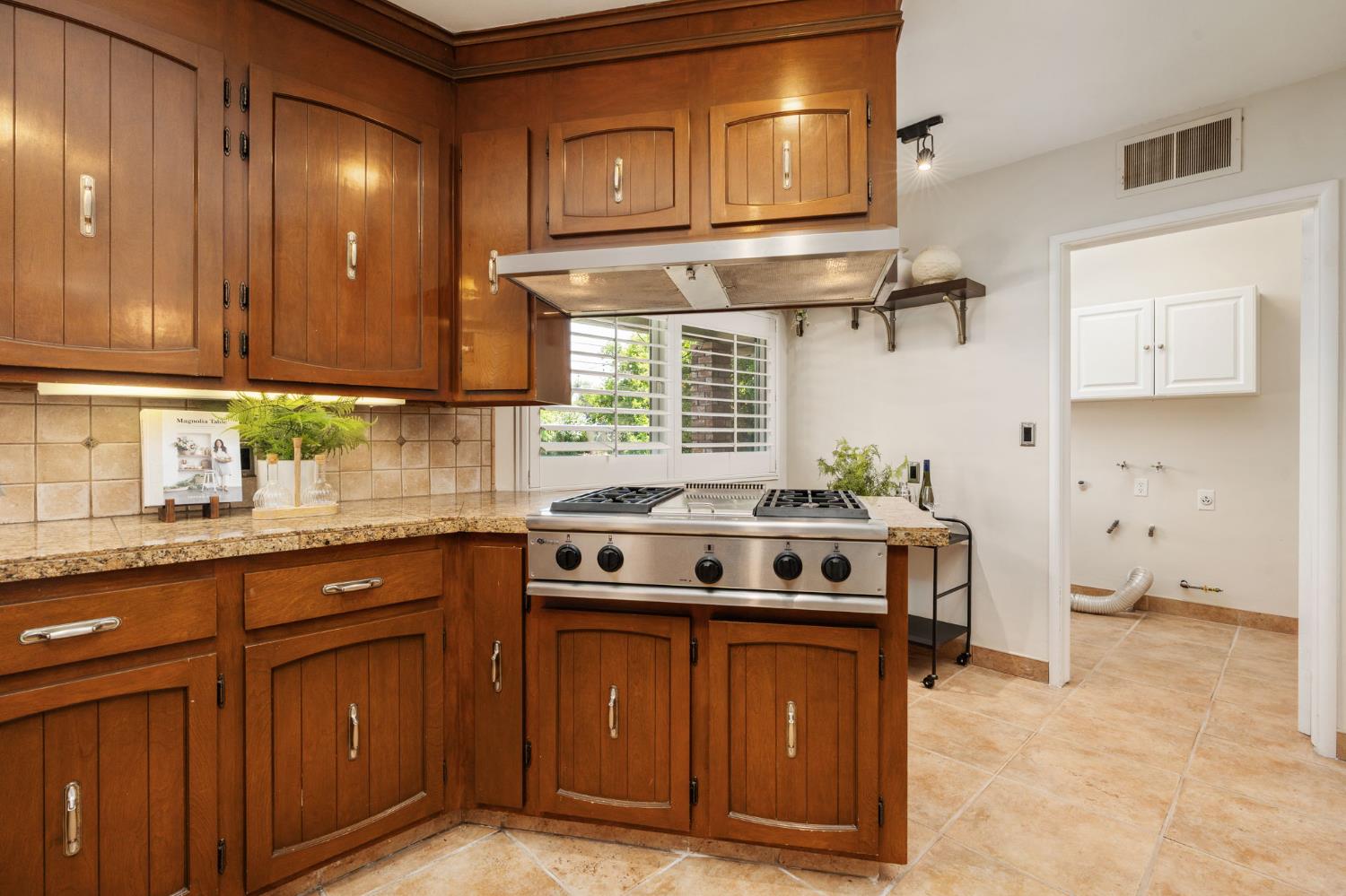 1027 W Rialto Ave, Fresno, CA 93705