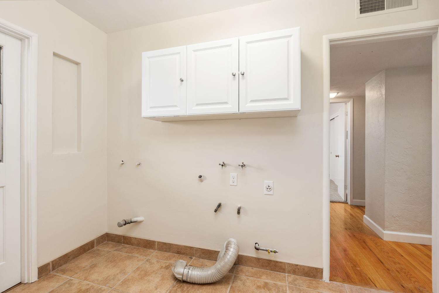 1027 W Rialto Ave, Fresno, CA 93705