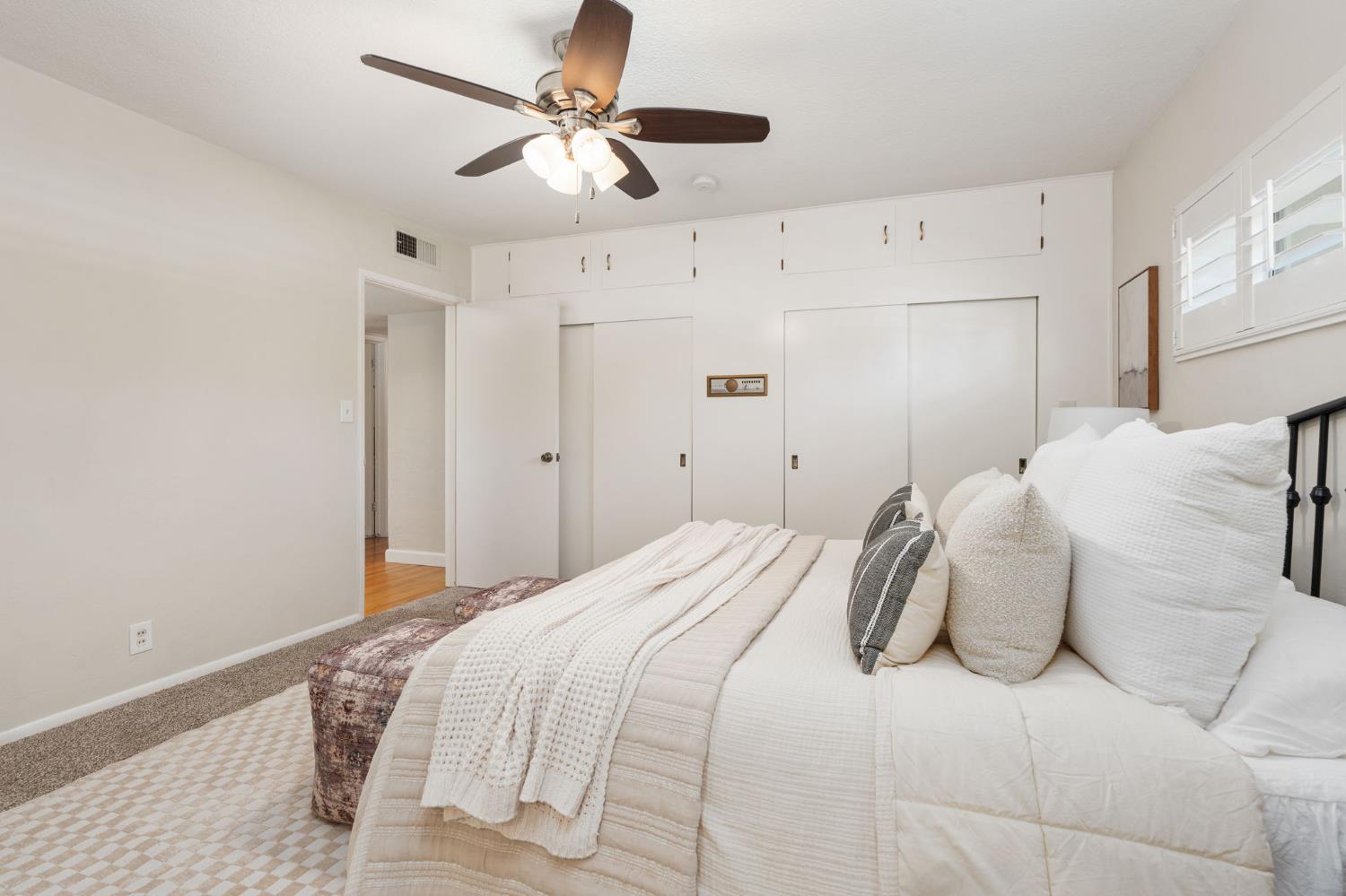 1027 W Rialto Ave, Fresno, CA 93705