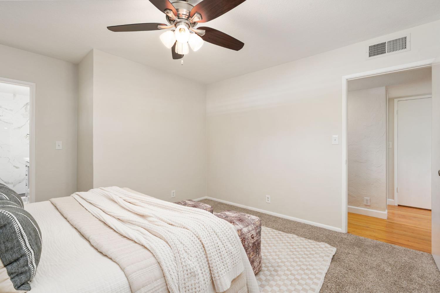 1027 W Rialto Ave, Fresno, CA 93705