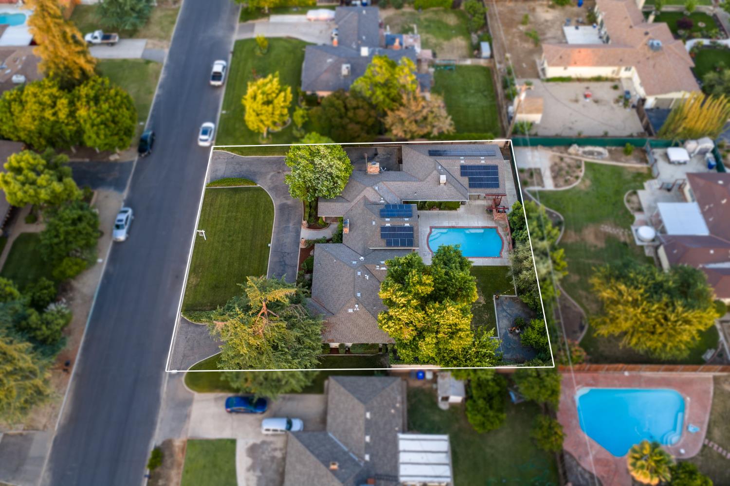 1027 W Rialto Ave, Fresno, CA 93705