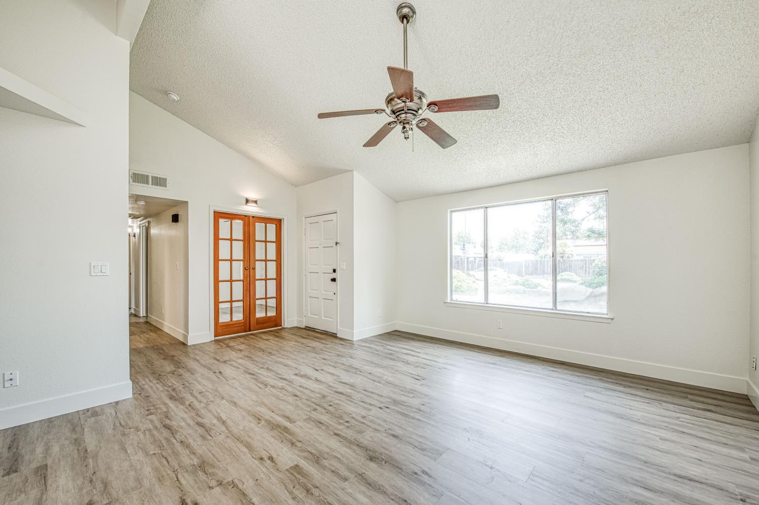 5034 W Menlo Ave, Fresno, CA 93722