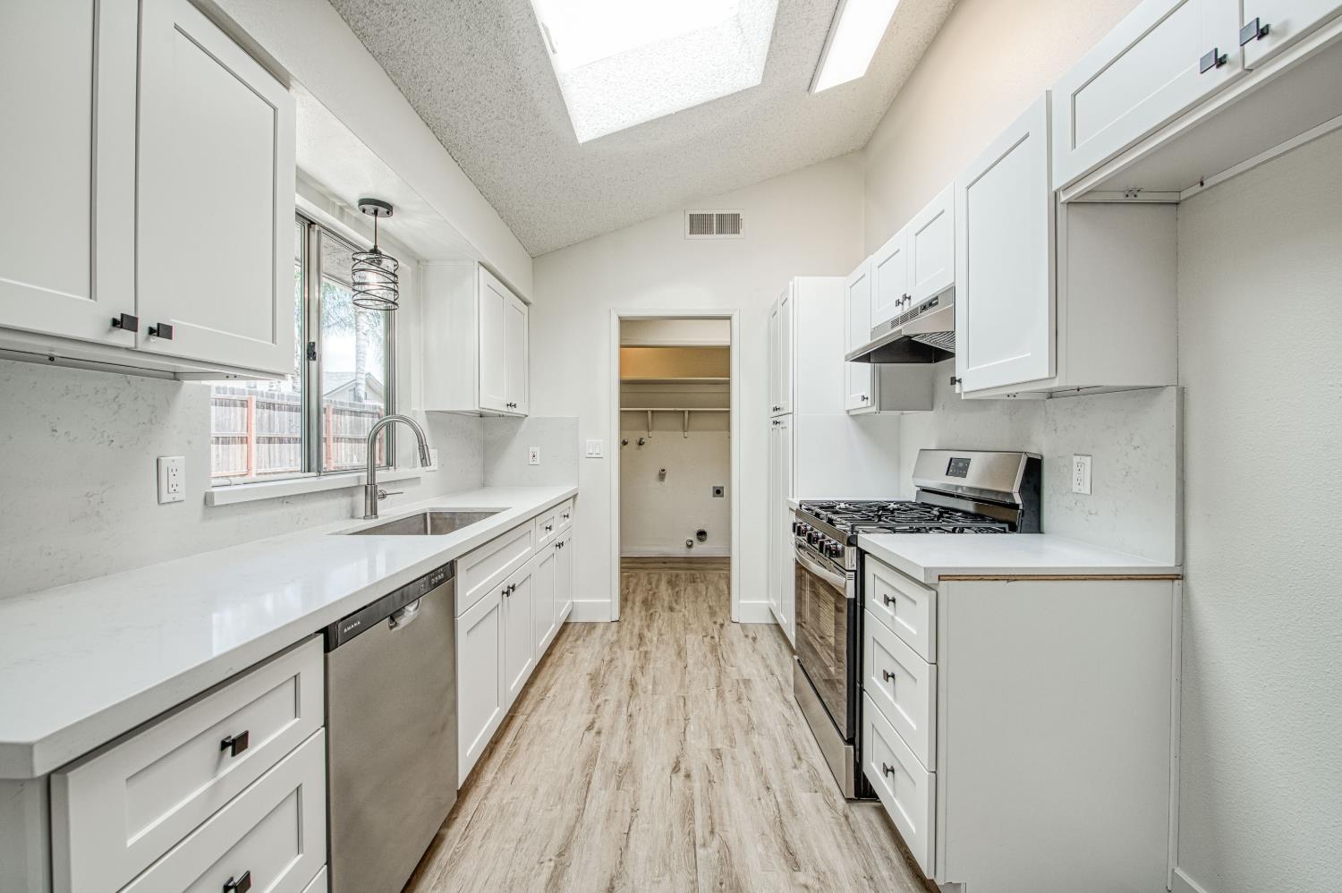 5034 W Menlo Ave, Fresno, CA 93722