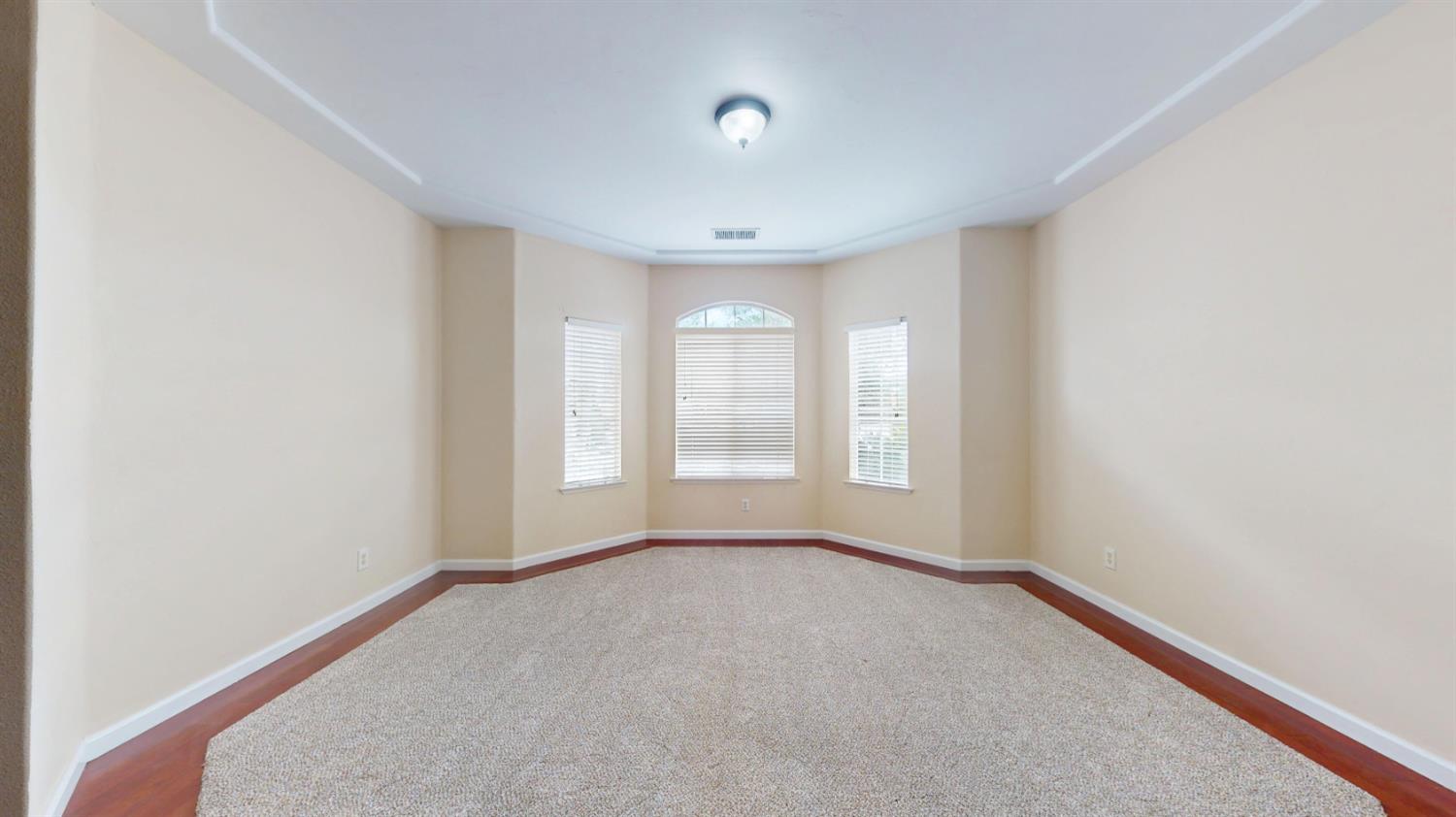 2050 E Fox Glen Dr, Fresno, CA 93730