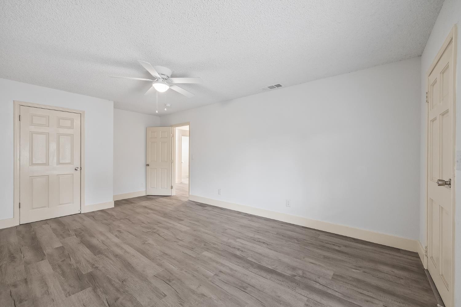 2835 E Tyler Ave, Fresno, CA 93701
