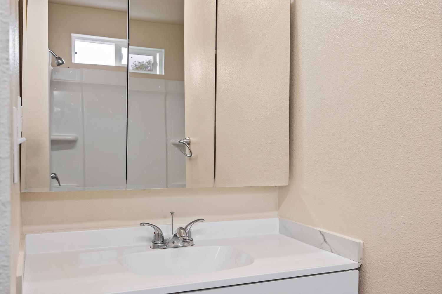 2835 E Tyler Ave, Fresno, CA 93701