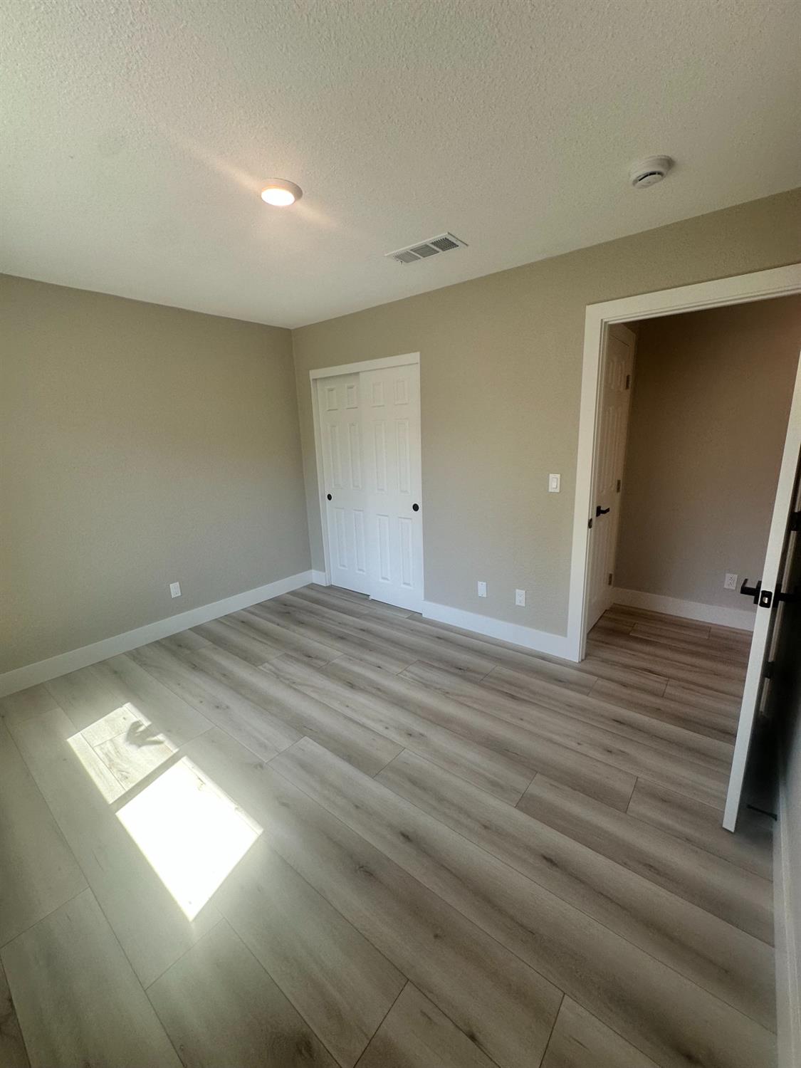 4725 E Lane Ave, Fresno, CA 93702