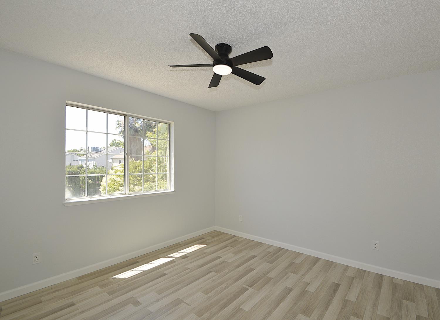 3290 N Rafael, Fresno, CA 93722