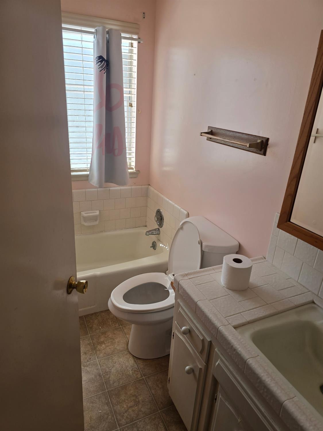 1572 E Sierra Ave, Fresno, CA 93710